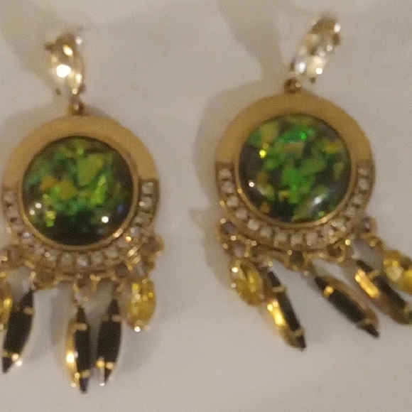 not branded Jewelry - Chic Gold and Green Dangle Earrings